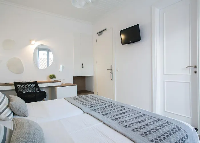 Aurora - Rooms & Suites - Spetses