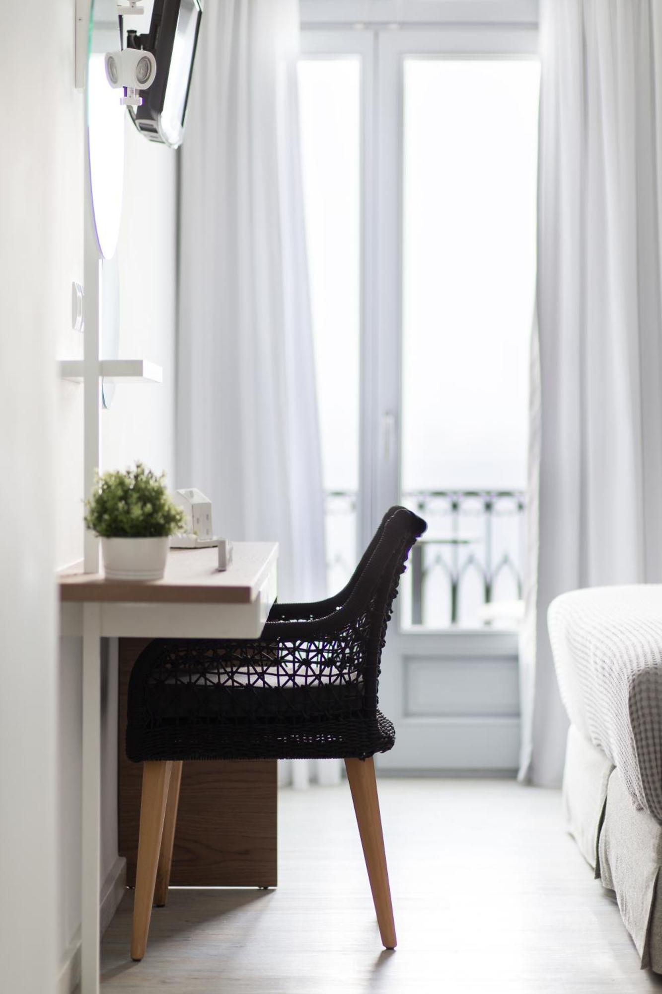 Aurora - & - Apartment