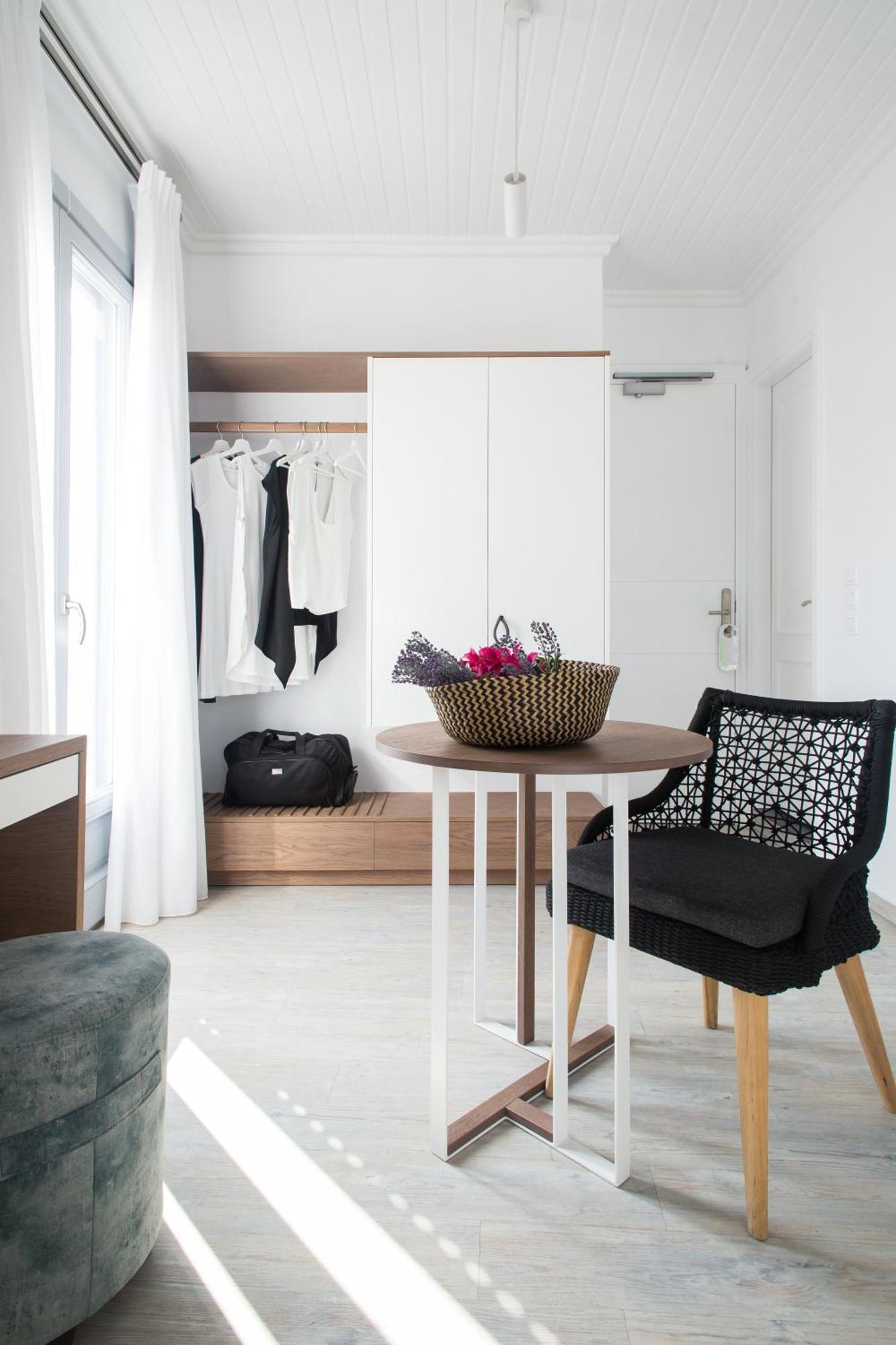 Apartment Aurora - & - *