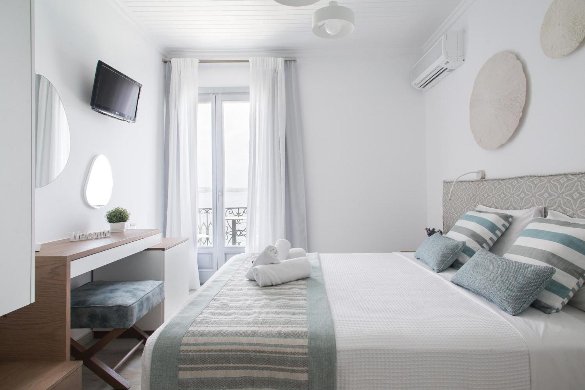 Aurora - & - * Spetses Town