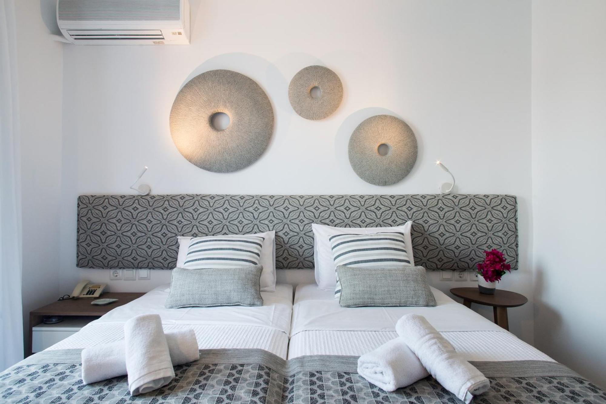 Aurora - & - Spetses Town